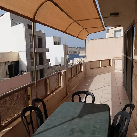 Cosy 3bedpenthouse In Bugibba By Homely Appartamento