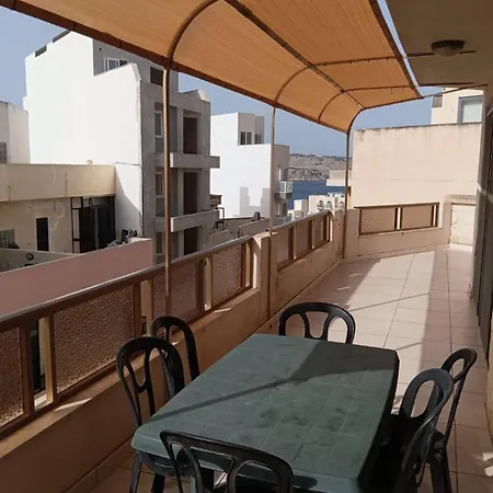 Cosy 3bedpenthouse In Bugibba By Homely Appartamento *