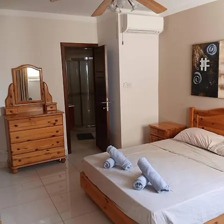 Cosy 3bedpenthouse In Bugibba By Homely Апартаменты